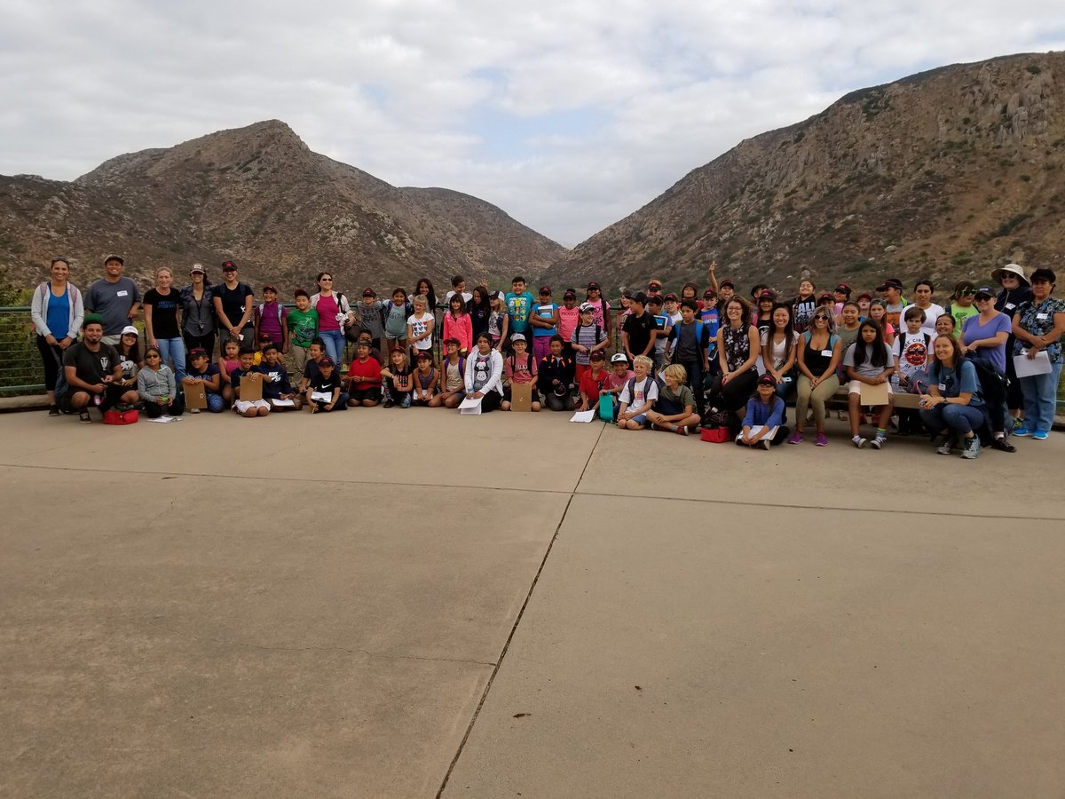 kelphugger4real's tweet photo. Beautiful day @MissionTralsPrk   #rockon 4th grade @HTeNorthCounty  #geology #htenc https://t.co/tcHpdKMK9r