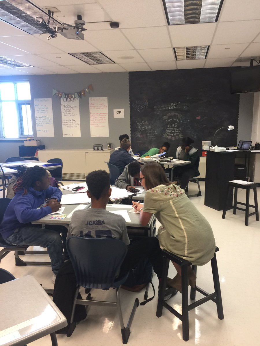 jenifer_rayne's tweet image. #MathJam in Ms. Ott&apos;s room during #Your60 💯💯