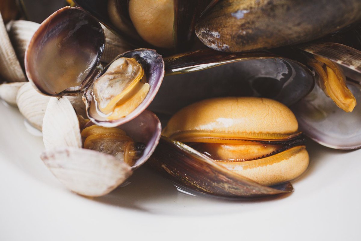 Another successful and busy Saturday night at the #FerrisGrill! Legendary #seafood, delicious local brews and great atmosphere. #yyjeats