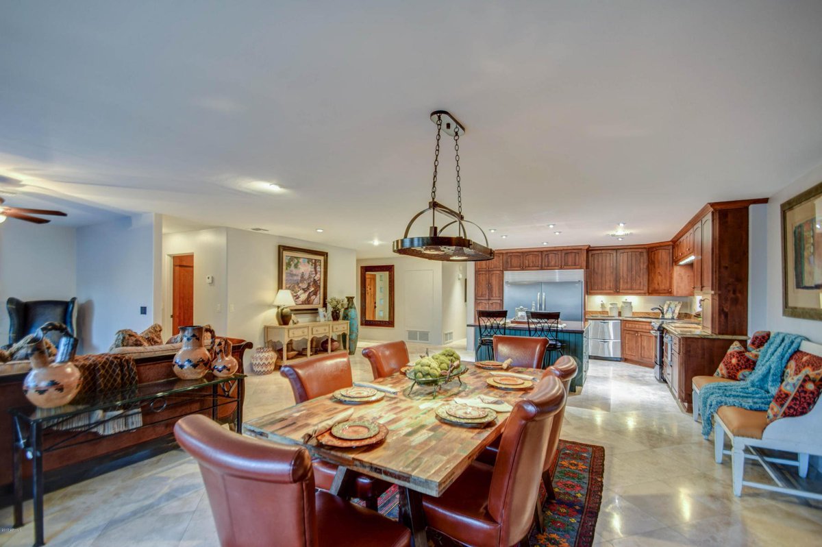 DistinctAZ's tweet image. Beautiful home staged by us in Fountain Hills, Az.