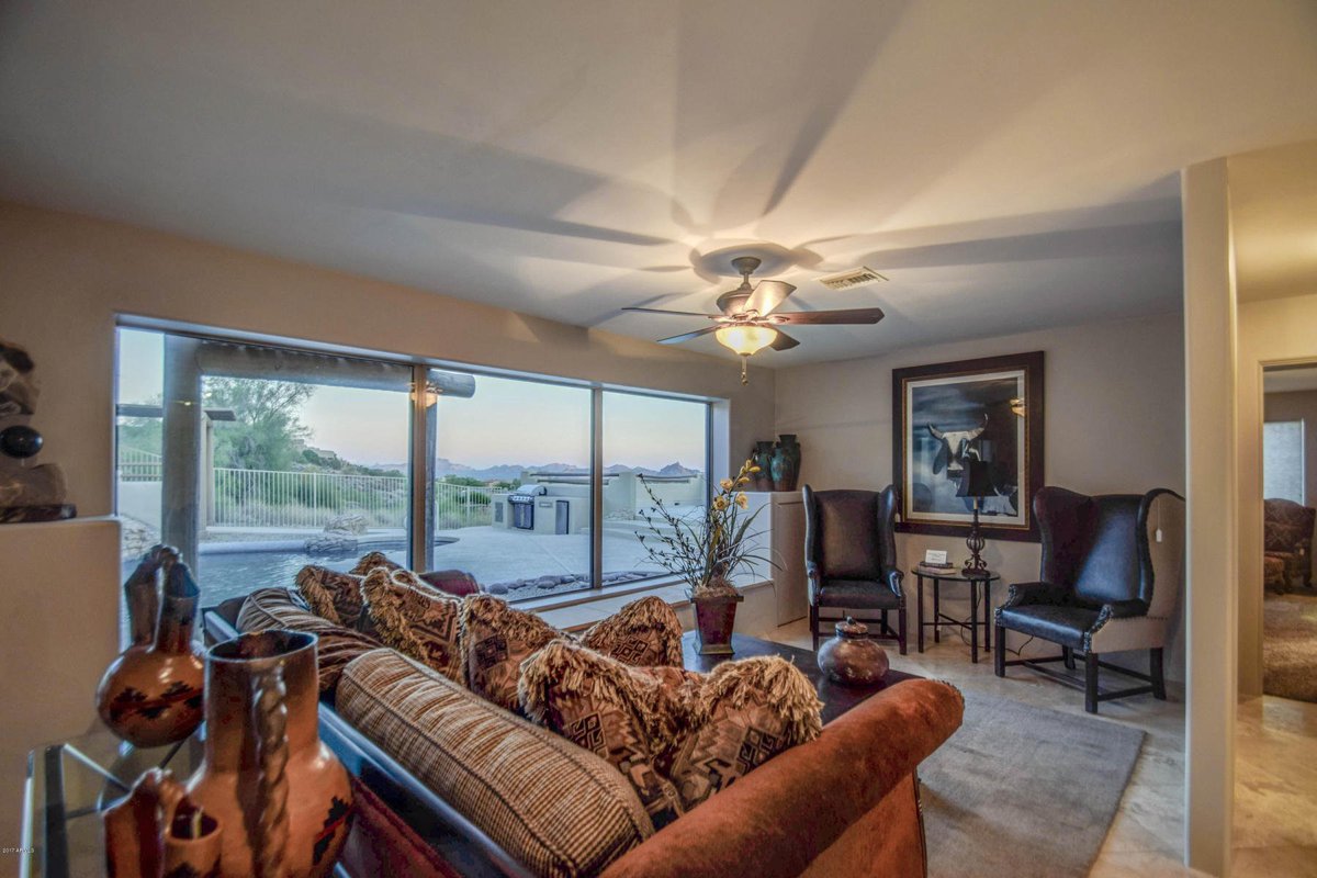 DistinctAZ's tweet image. Beautiful home staged by us in Fountain Hills, Az.