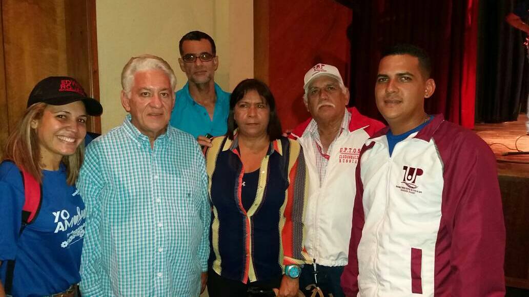 chuchumarval17's tweet photo. Universidades Revolucionarias con @EdwinRojasM https://t.co/ZHZLIk86fT