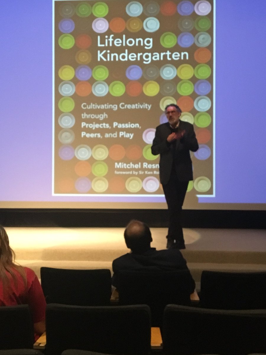 mrsfigmakes's tweet photo. A refreshing and inspiring keynote from @mres. Creative learning is about projects, passions, peers &amp; play. #CREATECONTEXT2017 #kinder4life https://t.co/dvA233JU09