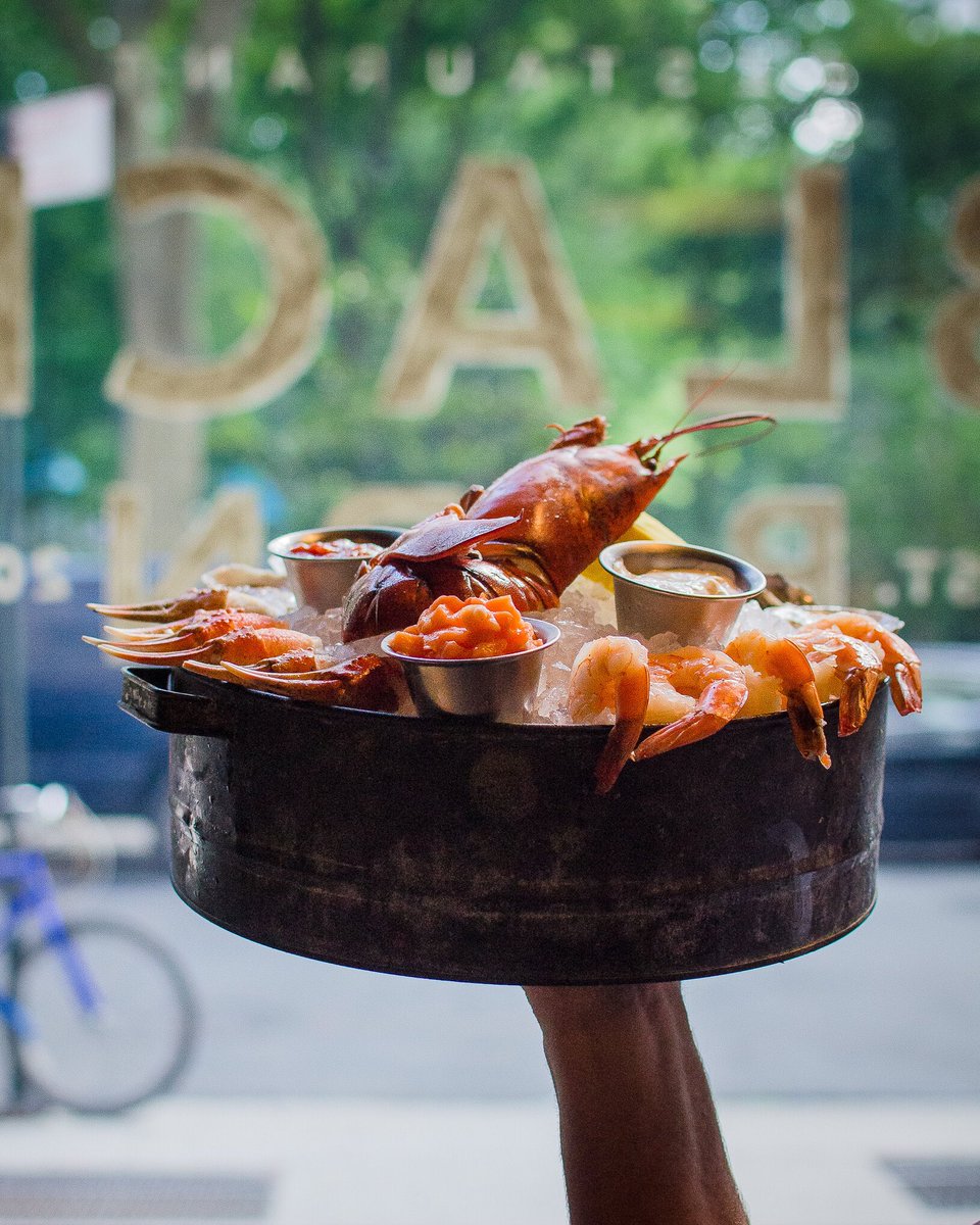 BlackBarnNYC's tweet photo. We're on that see food diet 👀🐙🦀🐟 #shellfishplatter https://t.co/jTbHjbPgXp