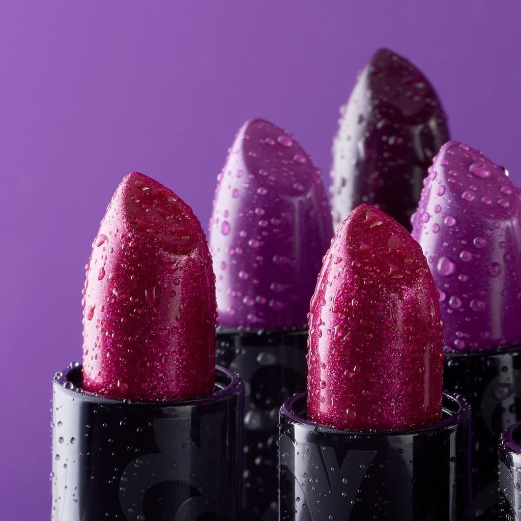Younique_Corp's tweet photo. Take your lips to a new level of luxury with #MOODSTRUCKOPULENCE lipstick. Opulence provides a buttery-soft applic… https://t.co/yhwnw9RwAu https://t.co/ojUb6SNDsf