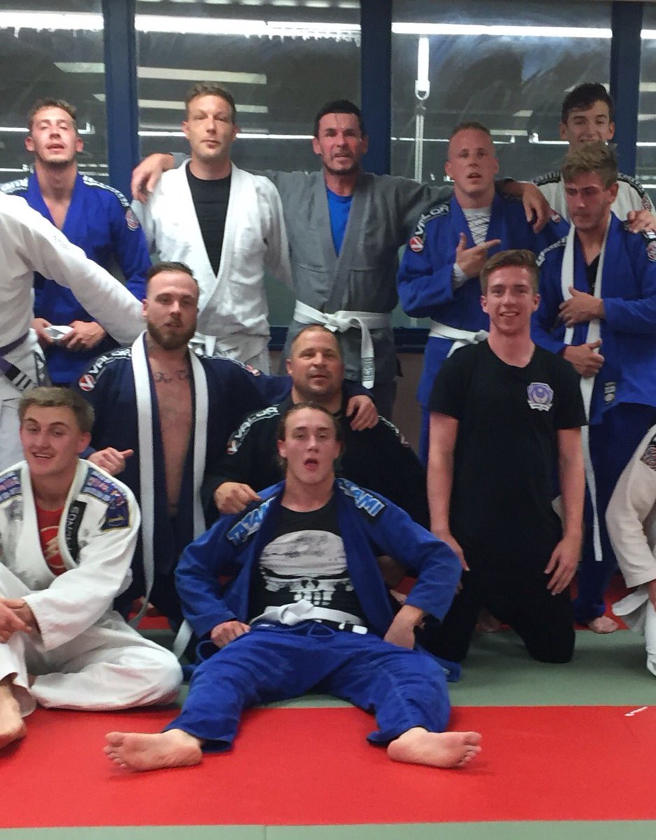 Another awesome session at @altonbjj1 🤙🤙🤙
#BJJ #JiuJitsu