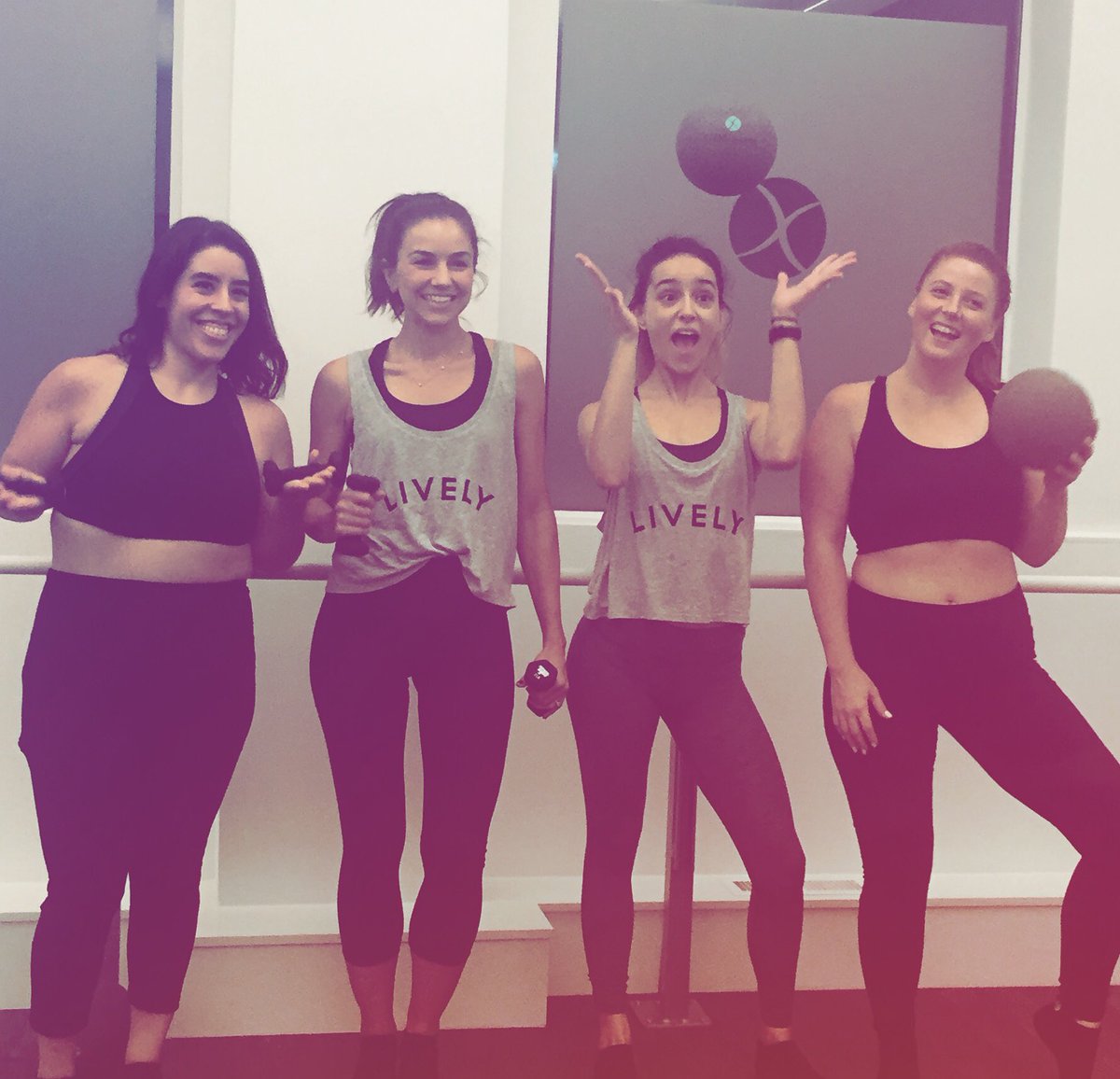 XtendBarreTri's tweet photo. #SeptemberinReview 🖤 #Community #tribeca #WeAreLively @Wearlively #livelygirls #livelyfit #fitfam #XTEND #nycfit #fitbloggers #blogfit #fit https://t.co/wZIYc1ZlCB