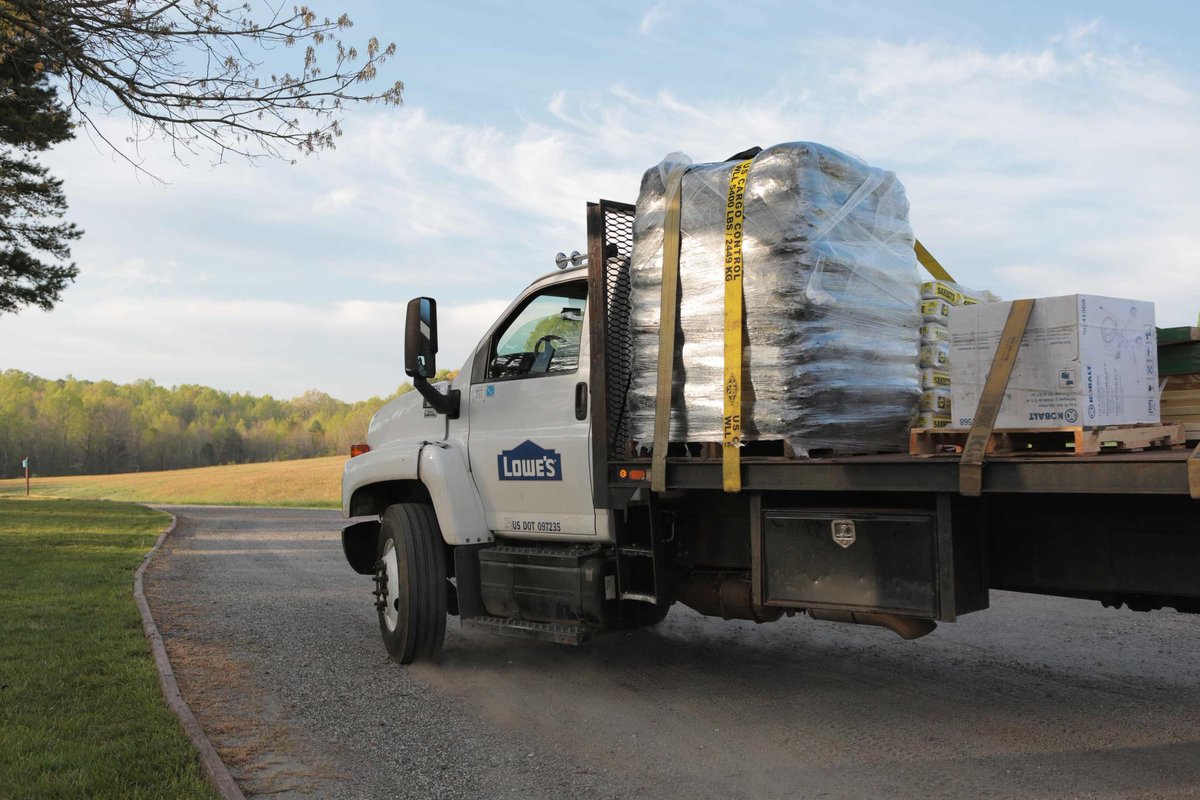LowesCareers's tweet photo. Lowe's is delivering new #career opportunities. Interested? Apply to be our next delivery driver: https://t.co/v5n25mX7rN https://t.co/vKd4dbfZ2q