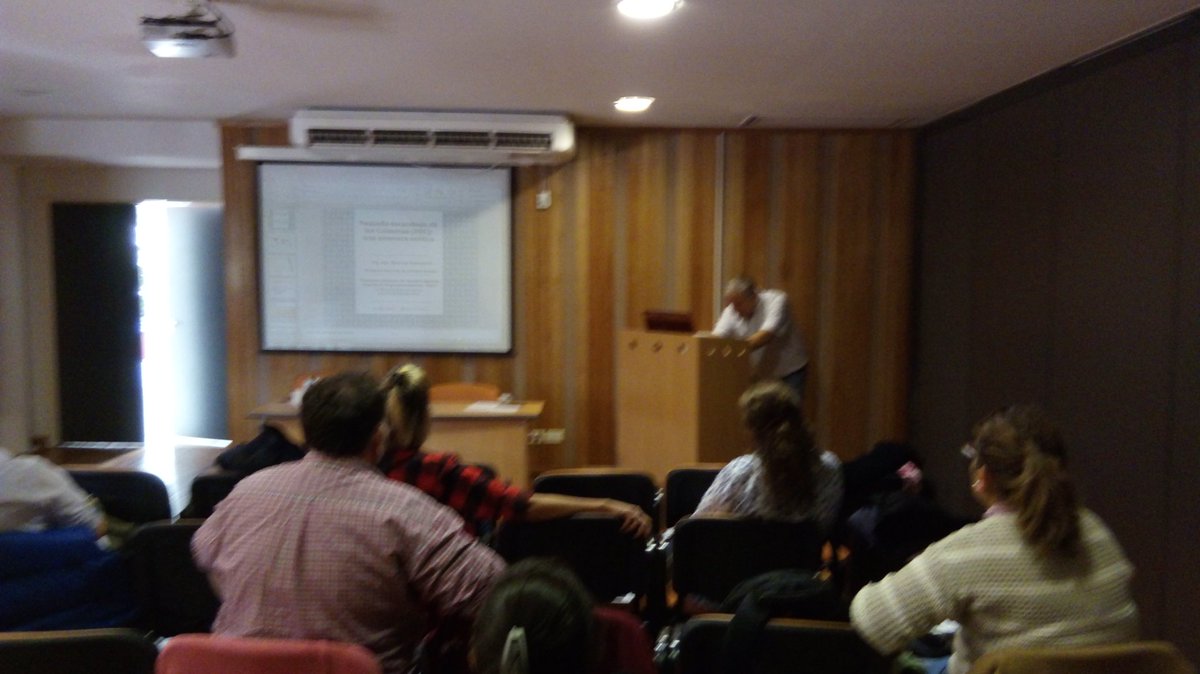 LaMielEnTuRadio's tweet photo. Seguimos con el curso de #CEBASEV con #Nataliabulacio y Mauricio Rabinovich de @Senasa_safe @intaargentina @REDLACaf @SoyDiegoRamilo https://t.co/DcF7PUh9vI