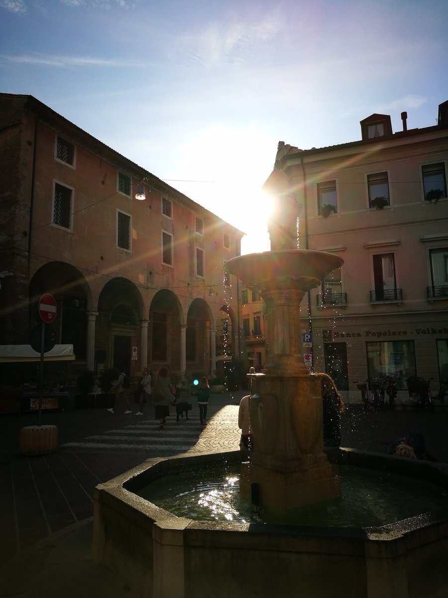 eventicuriosita's tweet photo. Treviso città da amare 💚💙💚
Io l'adoro e voi??
#treviso #Veneto #italy https://t.co/ngeVEhB3nS