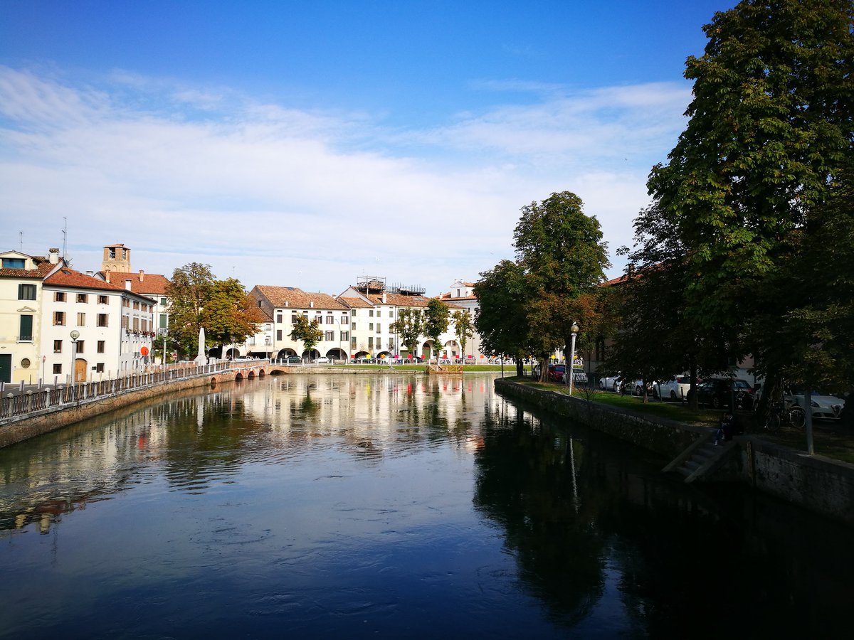 eventicuriosita's tweet photo. Treviso città da amare 💚💙💚
Io l'adoro e voi??
#treviso #Veneto #italy https://t.co/ngeVEhB3nS