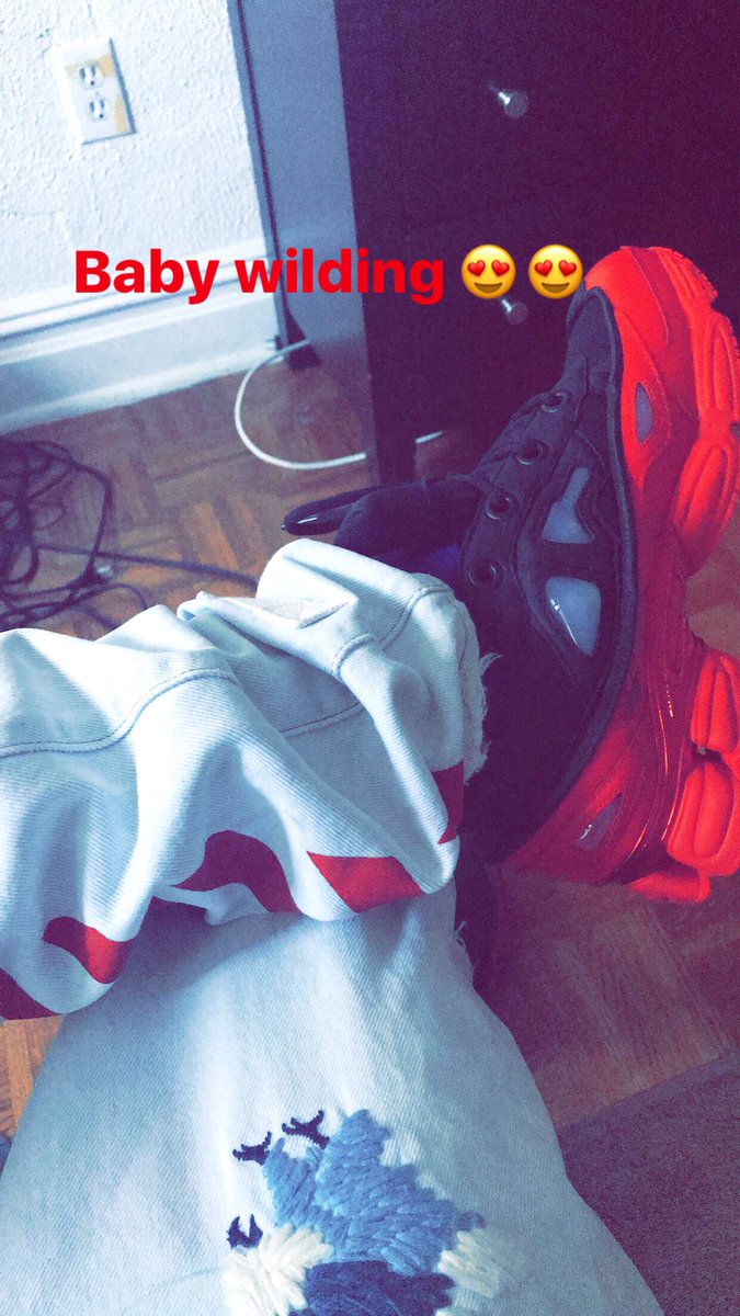 bashanibrim's tweet image. he just shitted 😩