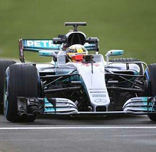 Dilan1004's tweet photo. #lewishamilton #bestdriver #Mercedes-Benz @LewisHamilton https://t.co/lhpYHP4TTq