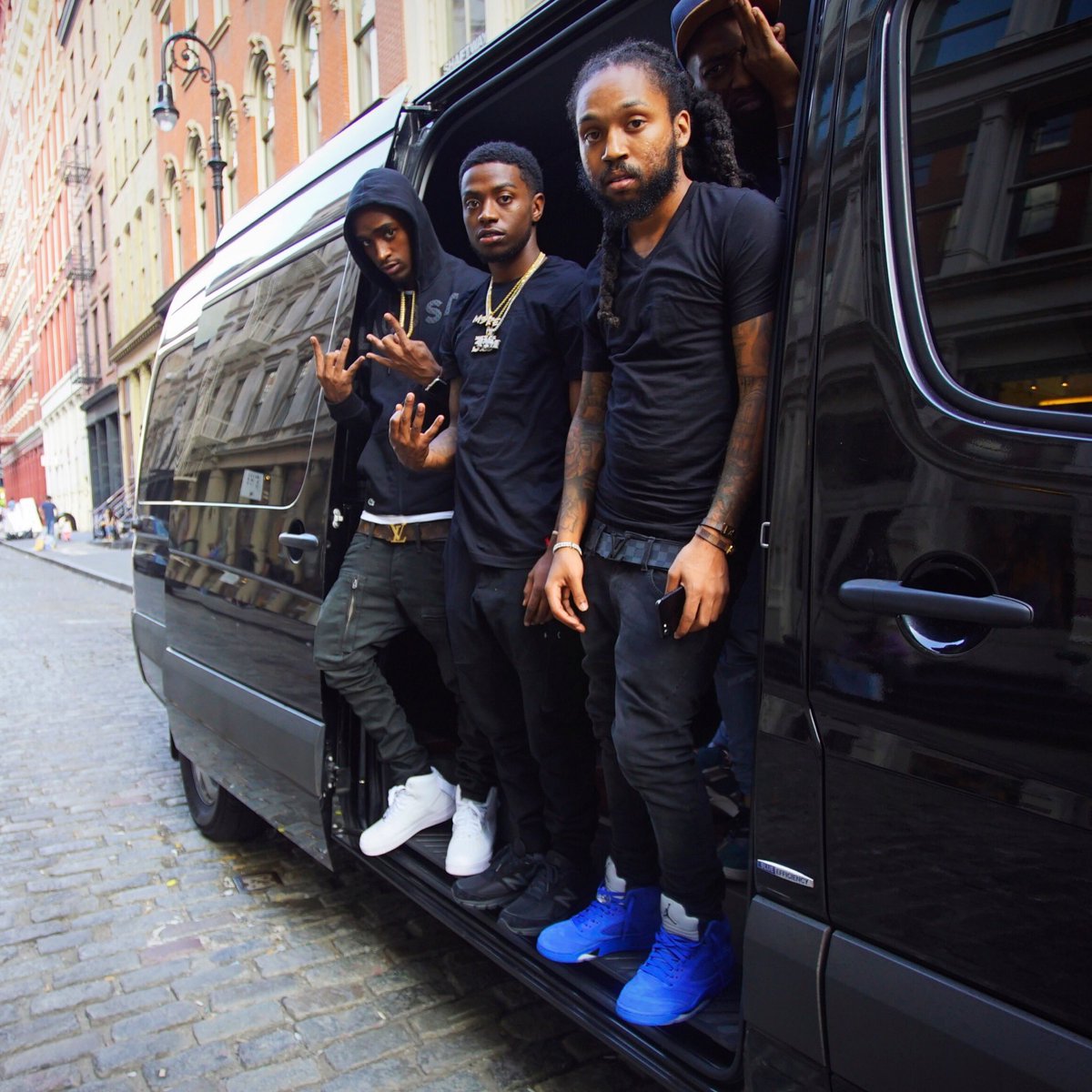 RealElKidd_'s tweet photo. They don't want see us head up๐ฆ
#YuKnoDat #3re https://t.co/0ijIXMXoJc