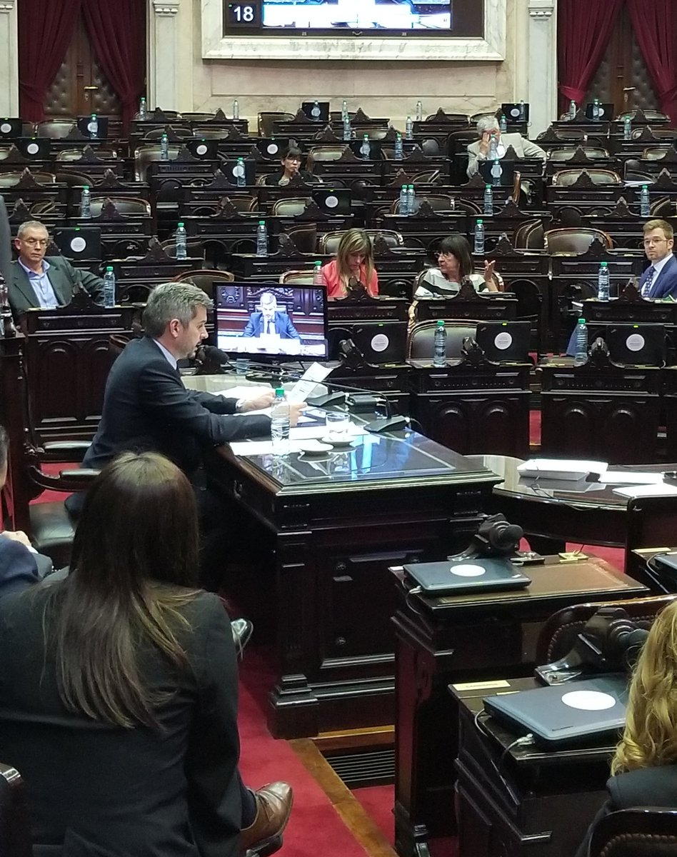 MerceLP70's tweet photo. Más de 5 horas de informe de @marquitospena en #HCDN https://t.co/IMZWwTs8ST