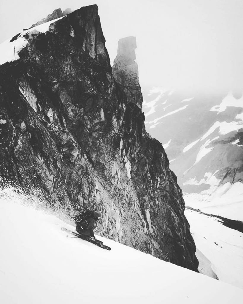 seikkmag's tweet photo. Blackcomb Descents - Dope Or Nope? 📷 by @kevinfogolin #explorecoolstuff #backcountry #skiing.
.
Link in Bio // New… https://t.co/Iu4Uud2BZl https://t.co/wS7LKlYJtw