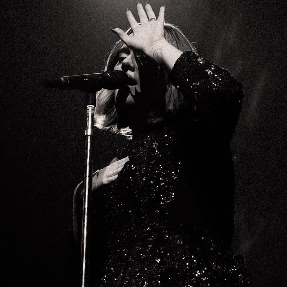 adelepoland_'s tweet image. Hey I'm new in Twitter 💙 #adele