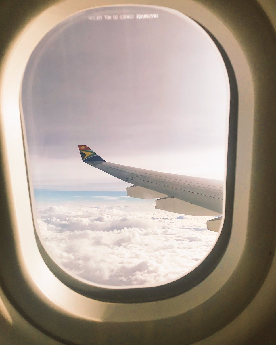 Karabo_Mokgoko's tweet photo. One of my favorite views...a few hours apart 🏞⏰🌅  #GodFilter 

Hello Lagos 🇳🇬💃🏽 #GidiWithGoogle https://t.co/yD0IkUixHm