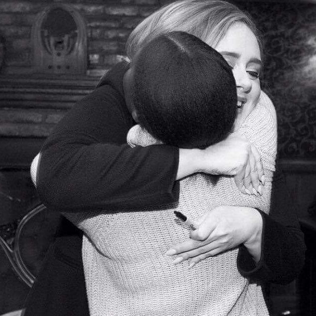 adelepoland_'s tweet image. Her HUGS is amazing 😍 Love her. #weloveyouadele #adele #adelelove