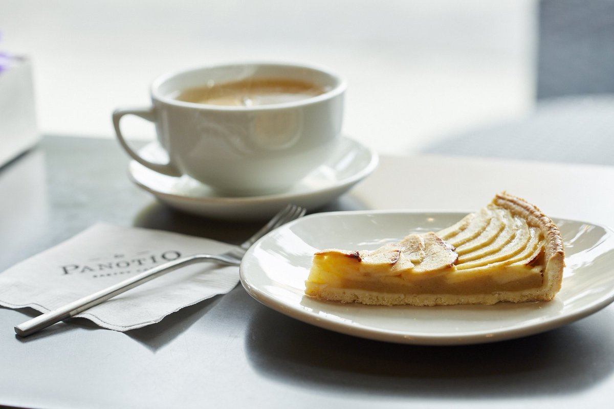 LaPanotiQ's tweet photo. la PanotiQ tea time is très chic! Stop by, enjoy a delicious French Dessert with a cup of tea and relax :) https://t.co/uIjfjDrFro