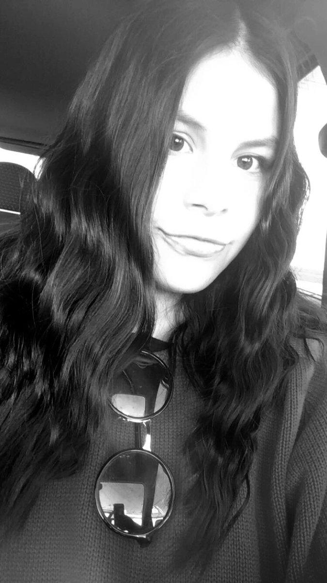 iridiscentjonah's tweet photo. Ámame bae 💘 @sebtsb #sefieforseb https://t.co/5vPhCbcYB7