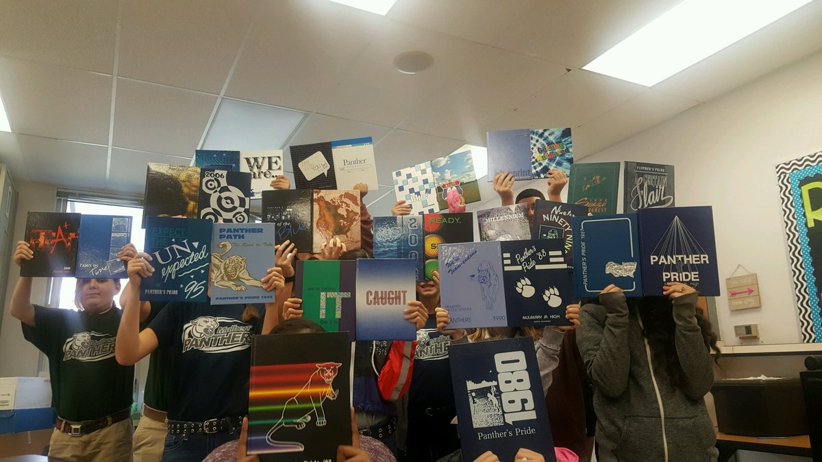 MiddleMulberry's tweet photo. National yearbook week day 3. Looking at yearbooks past! #celebrateyearbook #balfour #nationalyearbookweek #mulberryyearbook18 https://t.co/KYeemL1Q85
