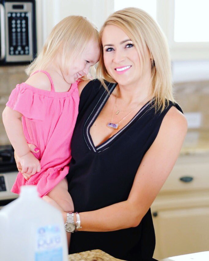 littlemeandfree's tweet photo. New blog post with #GerberPureWater from @Walmart! 👉🏻 https://t.co/2iZlkPahgZ #ad #momlife #motherhood #walmart #gerber https://t.co/S5KzbhgdjE