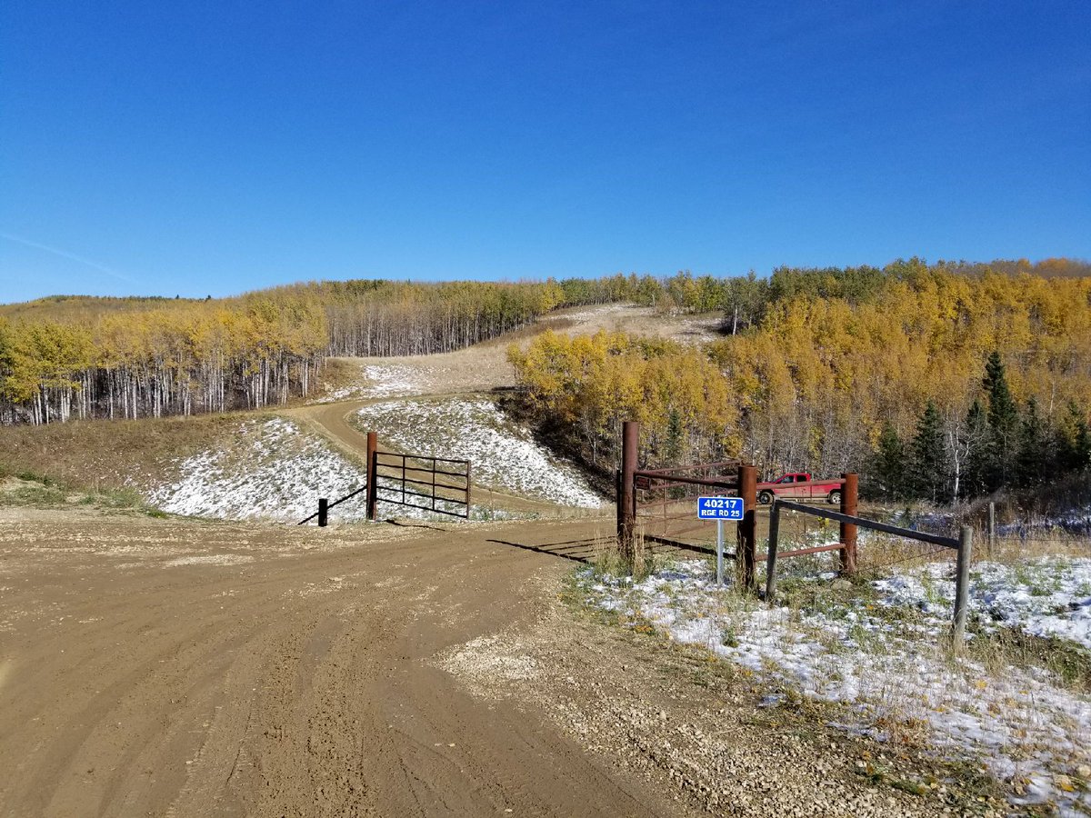 westernxpressca's tweet photo. Sometimes the road ahead is difficult #wondershotwednesday #roadlesstravelled #touchofsnow #winteriscoming #windingroad https://t.co/HzSV4RqEjW