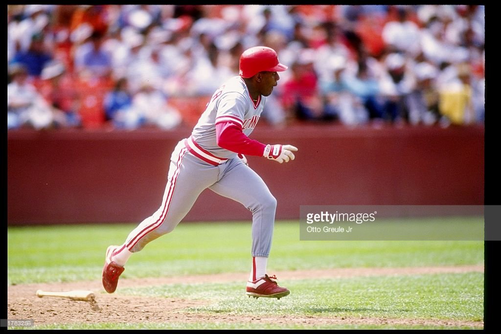 Happy 57th Birthday today to former outfielder and current third base coach Billy Hatcher! 