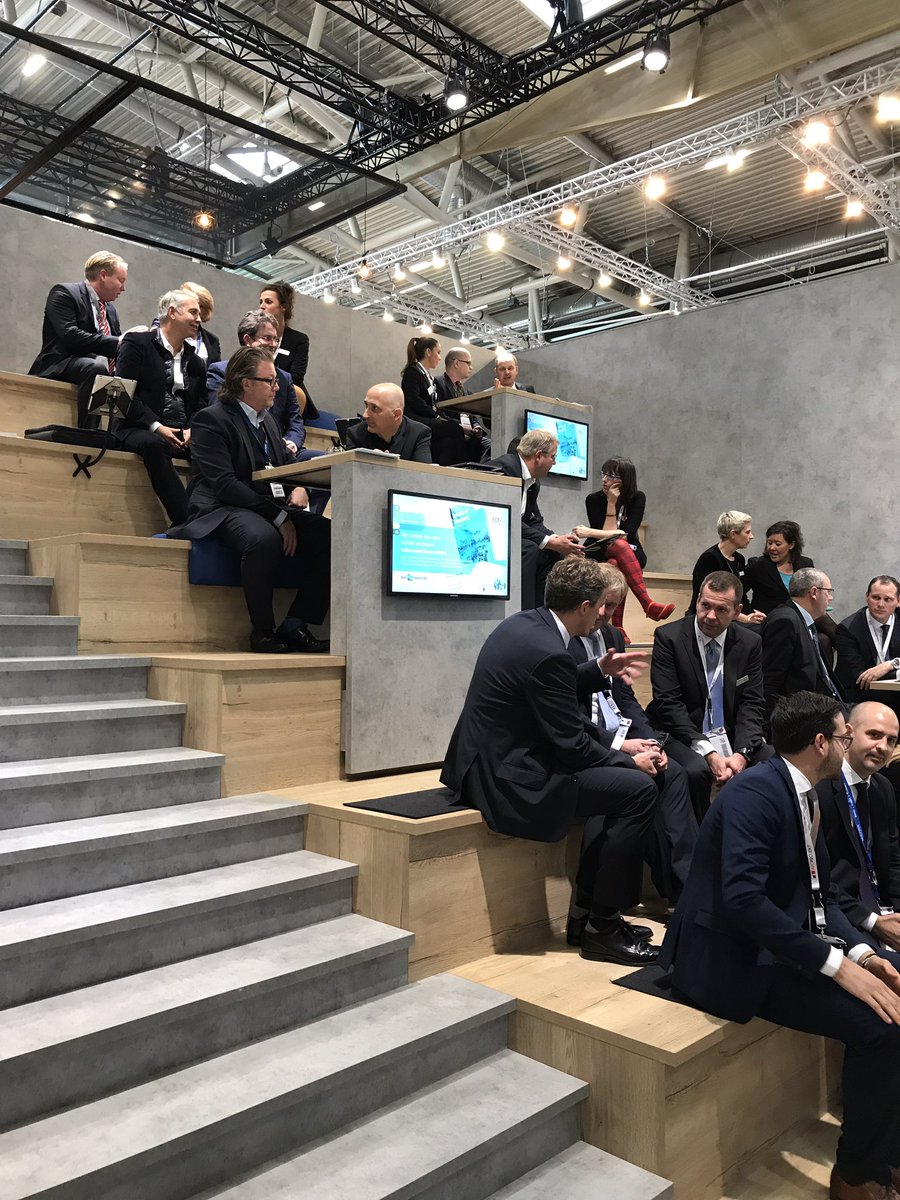 jonathanfoodie's tweet photo. @exporeal_team - thank you for a fantastic #first day in #Munich - #oldfriends #new faces #greatstand #ECE #WeLoveFood https://t.co/eni6q07BY0