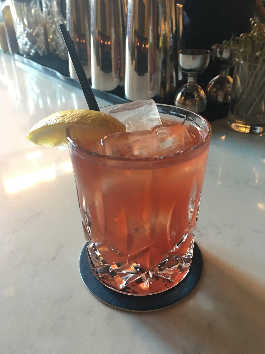 blythandburrows's tweet photo. We're serving up a raspberry vodka with cranberry and lemon punch and Prosecco for $5 and $1 Wellfleet Oysters at our first #MidWeekSocial! https://t.co/nValPEDcA6