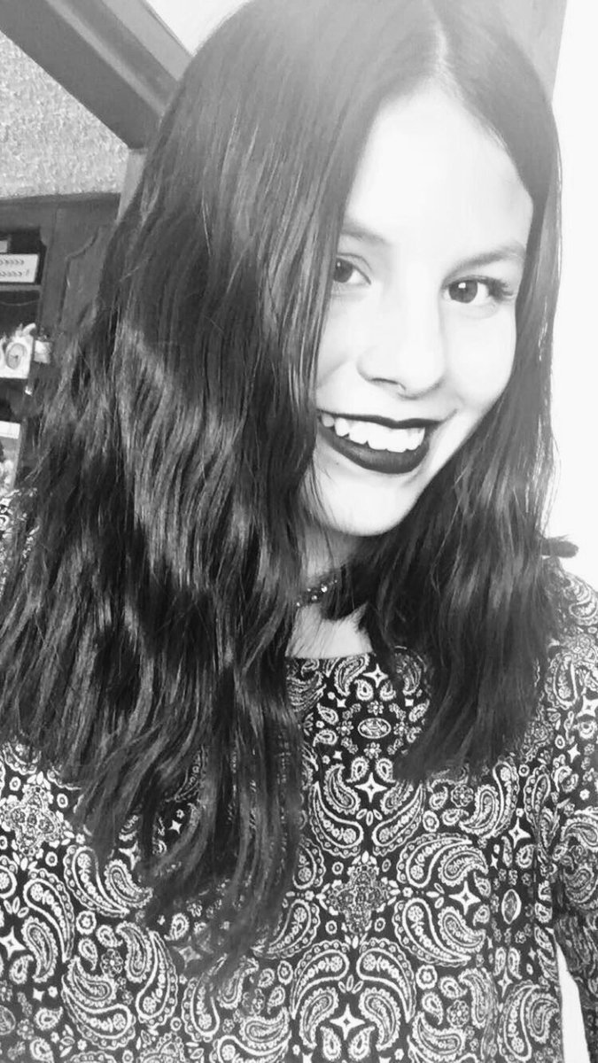 iridiscentjonah's tweet photo. Un último intento para que @sebtsb me de bola. 🤷🏻‍♀️😭💗💗 #selfieforseb https://t.co/ytR1MMSGCz