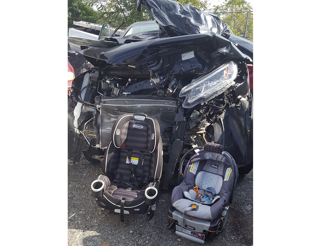 DeltaChildren's tweet photo. This moms photo proves it: Never underestimate the importance of car seat safety: https://t.co/fCaNyWqySp #deltatips https://t.co/Wdm1X1rzlY