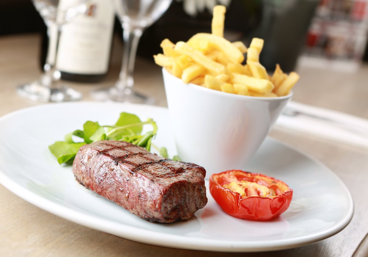 ChezJules's tweet photo. Prix Fixe on until 6pm! 1crs 9.95 2 crs 12.95 3 crs 15.95 https://t.co/thoWReDdYt #fresh #dailychanging #chestertweets #chester #jeudi https://t.co/yU4U8SZHE2