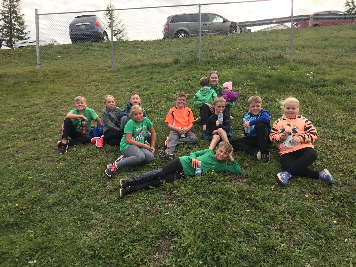 msmstacey2's tweet photo. Congrats to our runners today. The boys placed 1st overall and Jada placed 1st in her category. Thanks Lisa Sheppard. @SJAjags @NLESDCA https://t.co/WehjapnzZ8