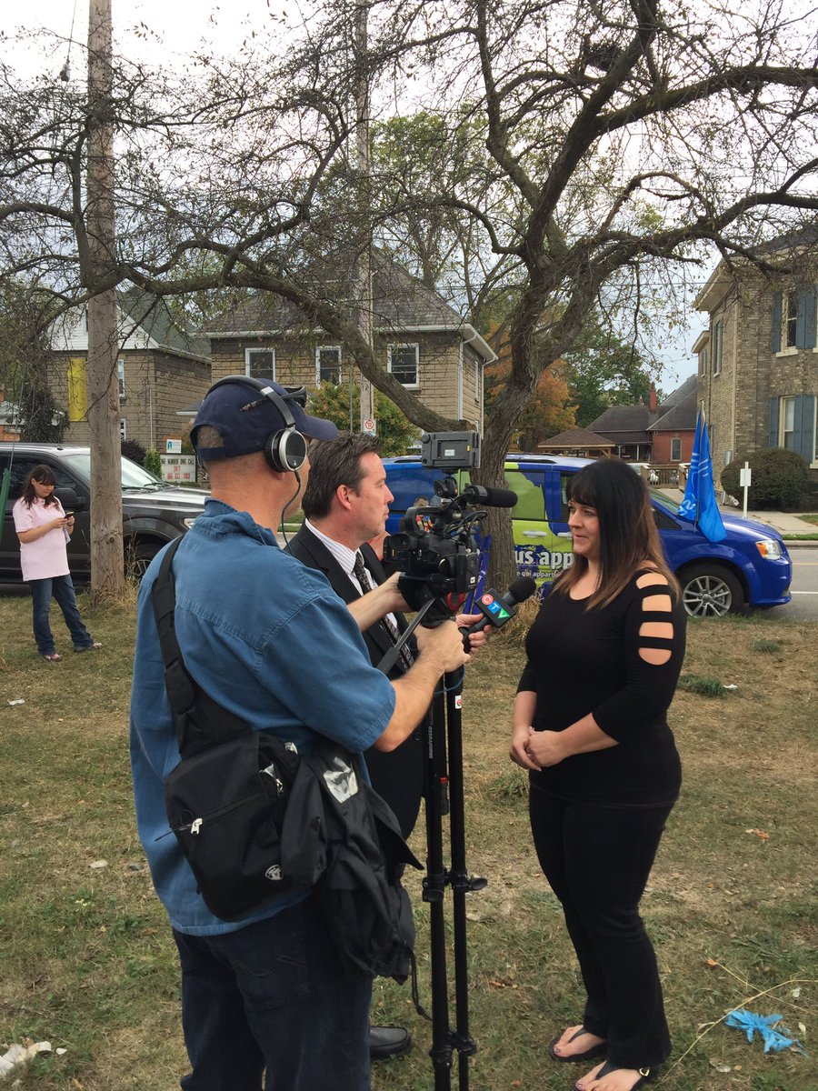 lenelliott's tweet photo. #OPSEU-Great support against Harrassment &amp; Bullying @ CMHA Elgin, St. Thomas!
Pres. @OPSEUSmokey is here!#cmha #SWLHIN @MPPKevinFlynn https://t.co/qFvWoYupsQ
