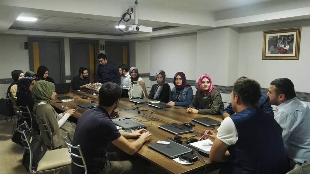 CodingIstanbul's tweet photo. Aramıza yeni katılan gönüllü eğitmenlerimiz ile ilk toplantımızı gerçekleştirdik. 😎
#codingi̇stanbul #gelecekkodlarda #ibbgenclikmeclisi https://t.co/4Trun1x2PO
