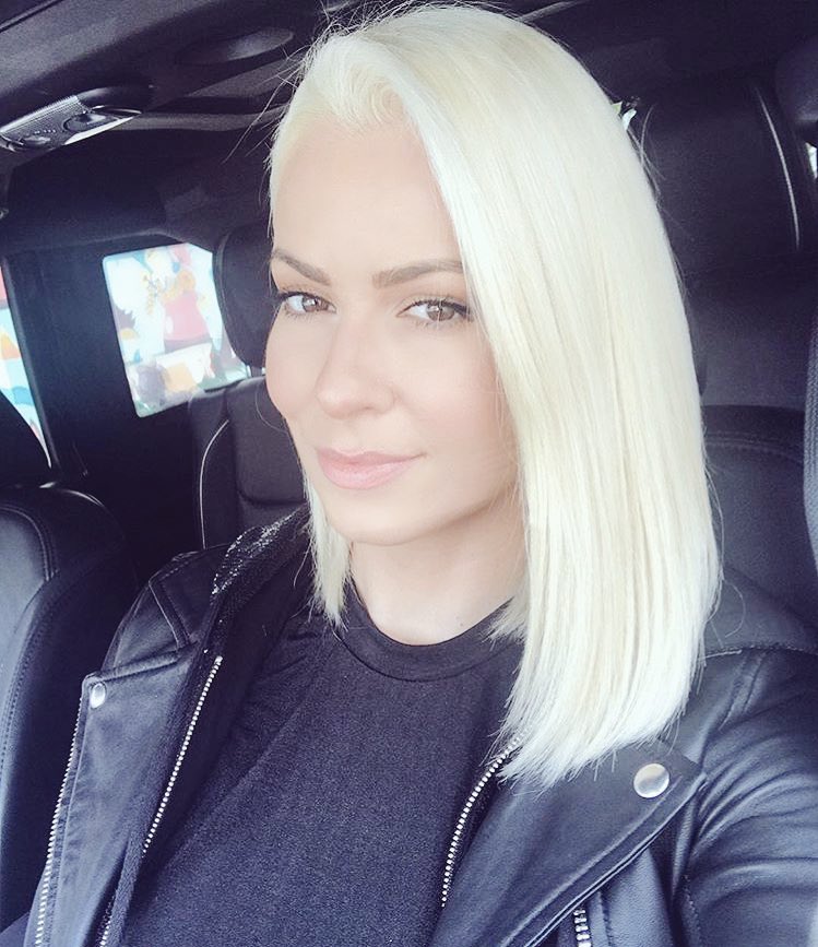 AMademoiseIIe's tweet image. Bonjour. Enjoy my haircut? 😘