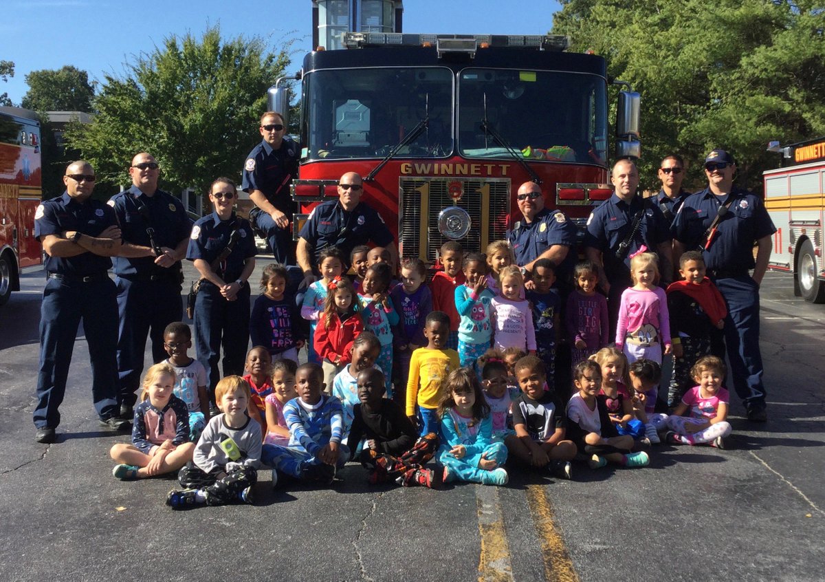 GACLSams's tweet photo. K4 loved having Fire Station 11 come for a in-school Field Trip for our Community Helper Unit.  #Weloveourfirefighters #gacselem https://t.co/WUSyVnkjVP