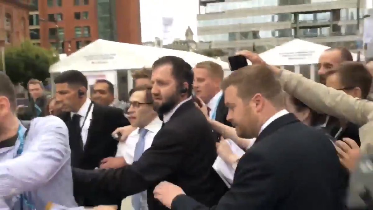 _LiamWalker_'s tweet image. Doing my bit helping security get rid of prat @simonbrodkin at #CPC17 today. Funny when they tried to get him through a locked door.. #ouch