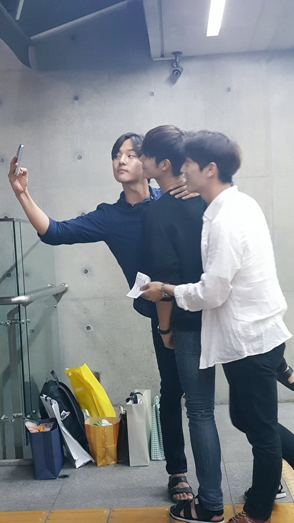 DLV-5y_UEAAP0az.jpg:large