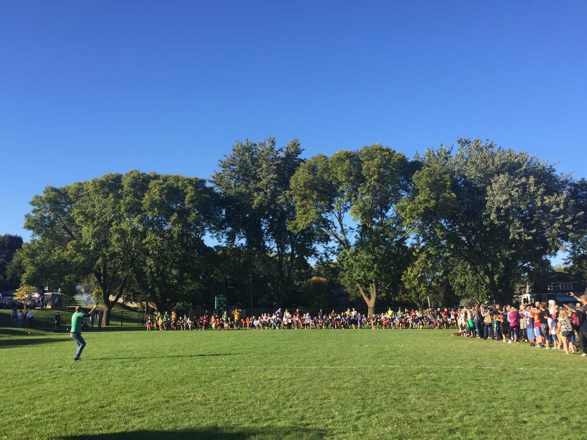 EdinaXC's tweet image. Great day for Edina Elementary XC races. HUGE thanks to @gearrunning - supported with T-Shirts for all! Results: gopherstateevents.com/results/cc_rsl…
