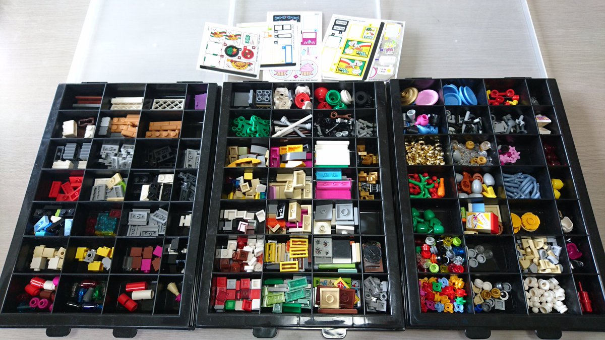 マック シュンカナー えんげきdamon 21 072 レゴ的なパーツ仕分け ケース編 誰かも紹介してたけど 私も100均 セリア で購入したアクセサリーケースを使用してます 特に小物中心に仕分けています 大きさ的には入れても1 4 2 2のプレート位までか