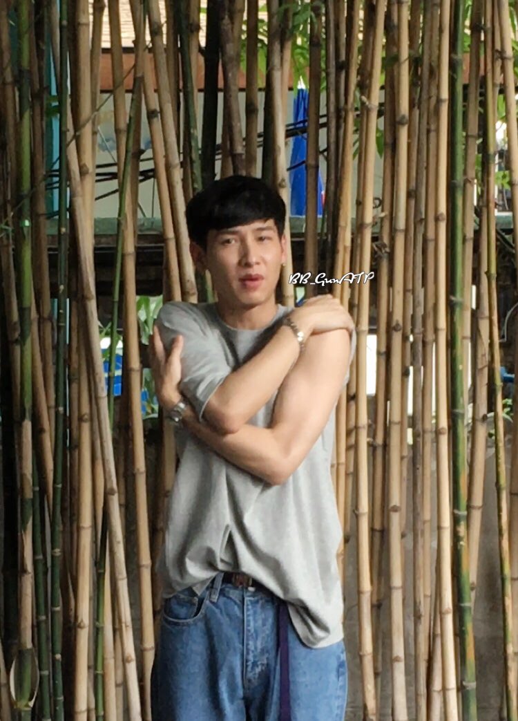 BB_BesideOK's tweet photo. 🙈ลูกโชว์กล้าม!!อิแม่ตั้งสติแป๊ป😂เขิลวนไปมา #ตาหนูกัน เอ๊ยน่ารักน่าตี จริงๆ☺️ #เบบี๋ #กันอรรถพันธ์น่ารักกว่าที่คิด #ATpCute24Years #BB_GunATP https://t.co/AS1DNo4kbI