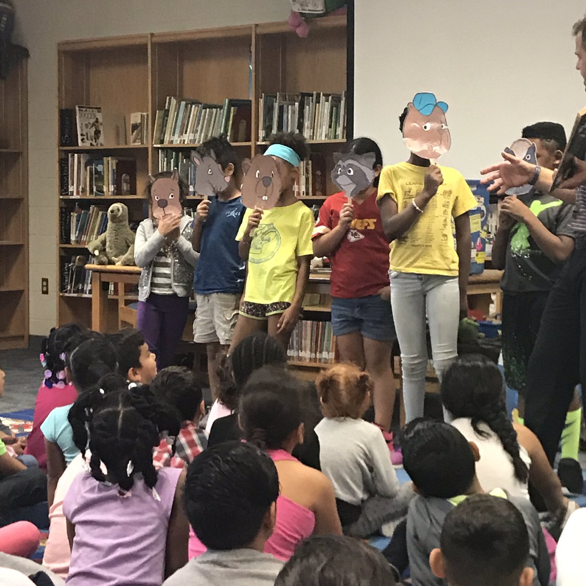 mrskimstark's tweet photo. Another awesome author visit!! #allforcomanche https://t.co/J0QlDTeCWw
