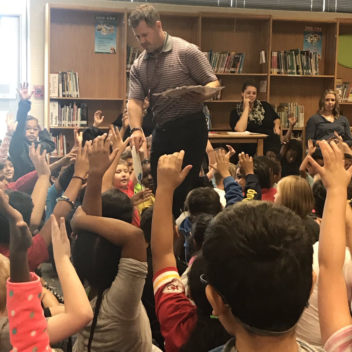 mrskimstark's tweet photo. Another awesome author visit!! #allforcomanche https://t.co/J0QlDTeCWw