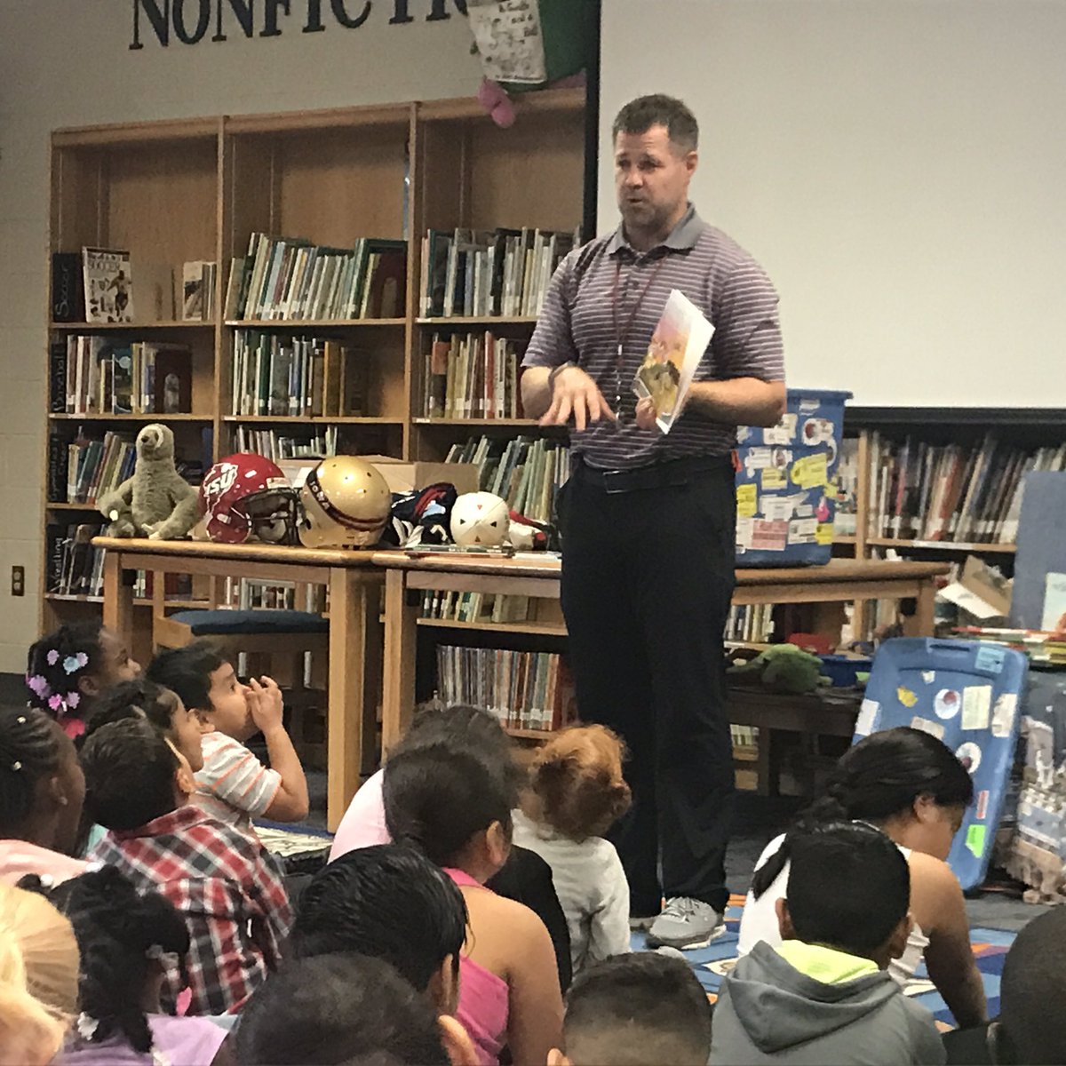 mrskimstark's tweet photo. Another awesome author visit!! #allforcomanche https://t.co/J0QlDTeCWw