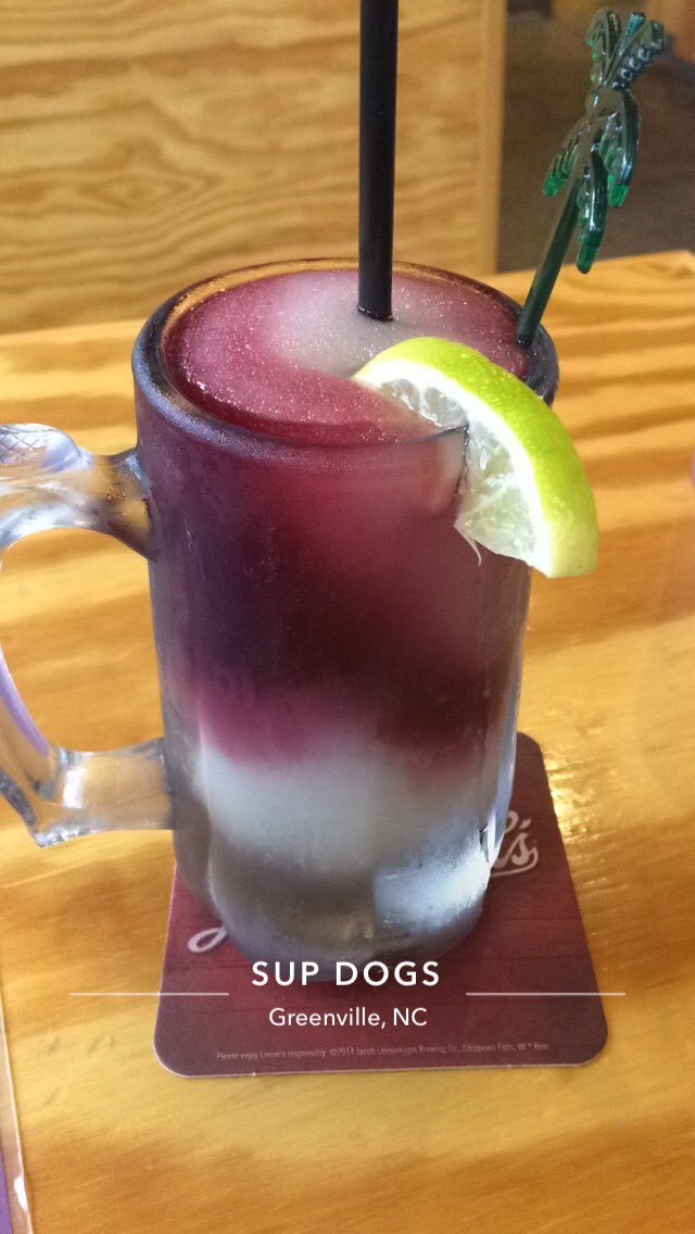 TopOfTheForbes's tweet image. First legal restaurant drink #SupDogs 🤙🏾