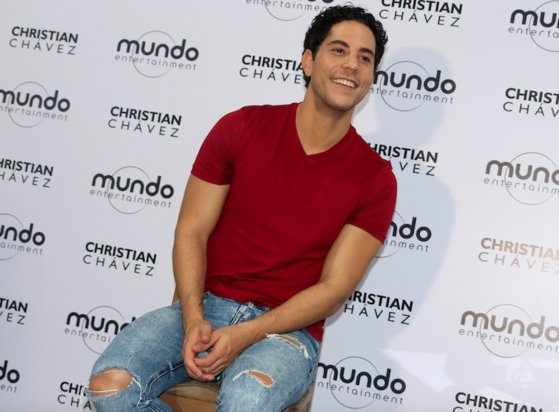 enowbrasil's tweet photo. LACROU! Christian Chávez aprende a "sarrada no ar" e fala da nova geração do RBD! #DiaMundialRBD --> https://t.co/8OaNz3ienu https://t.co/7Hla8bYkgr
