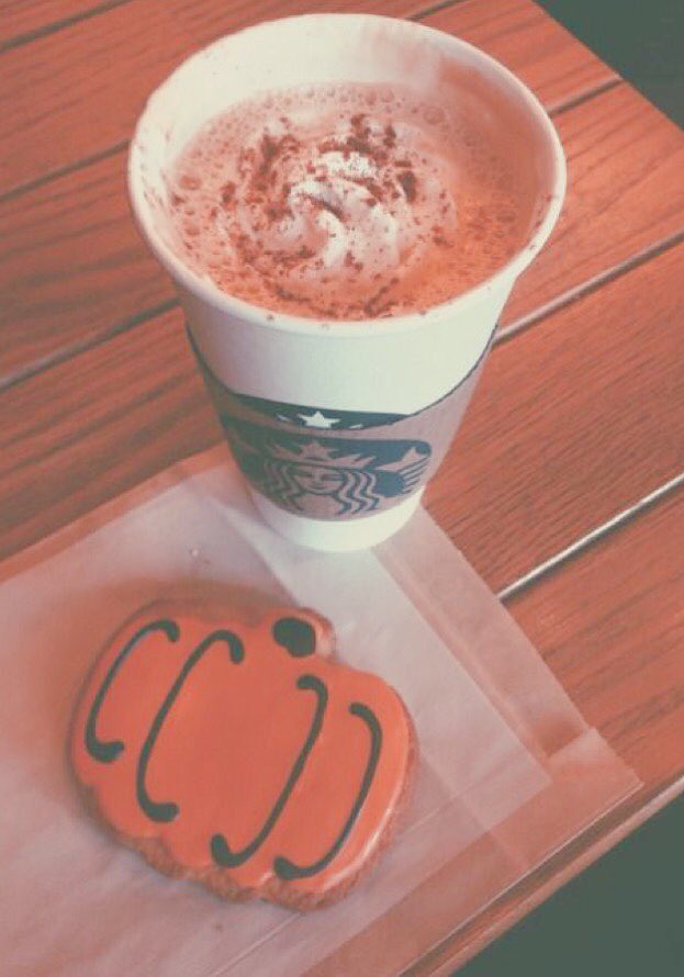 kendal_drye's tweet photo. I've been getting super in spirit all day 🍂🎃 https://t.co/pVQGbQRiUG